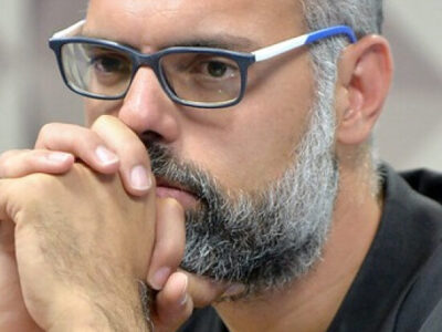 PF solicita que STF determine que Meta e X informem dados de Allan dos Santos