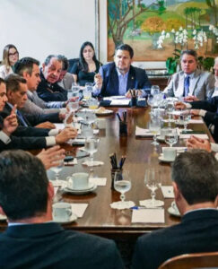 Juristas apontam novas ilegalidades de Moraes, mas impeachment é improvável