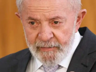 Tesoureira do PT desafia Lula durante reunião na casa de Gleisi