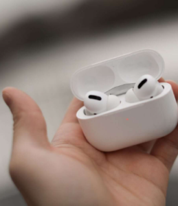 Apple quer usar AirPods para funções inéditas em fones de ouvido