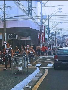 Horário especial: neste sábado o comércio de Marília abre até às 17 horas no centro devido aos feriados de sexta e segunda