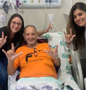 Inclusiva: após capacitação de profissionais, Santa Casa de Marília realiza atendimentos em Libras, através de parceria com a escola Libras On