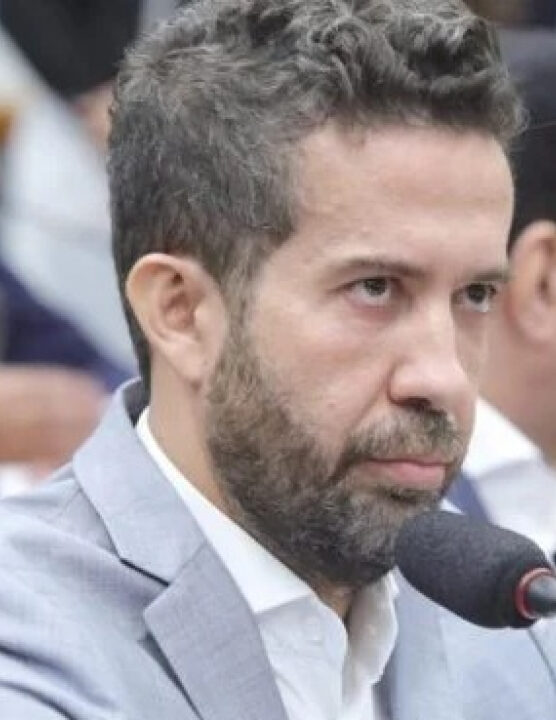 PF revela que ‘Rachadinha’ no gabinete de Janones bancou até clínica de estética