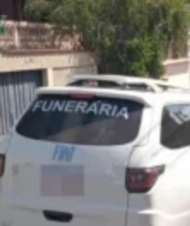 Carro de funerária é roubado com corpo dentro