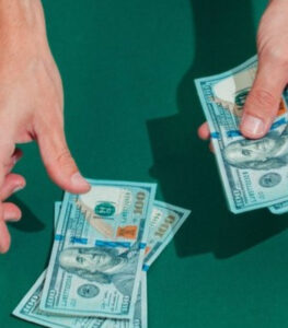 Saída de dólares do Brasil supera pandemia e tem pior março desde 1982