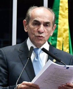 CCJ do Senado pode analisar PEC que extingue a reeleição e amplia mandatos de deputados e senadores