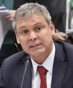 Segundo o líder do PT, o projeto da anistia está ‘enterrado’ e ‘não vai ser votado’