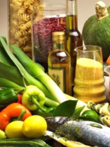 O que você come na meia-idade afeta sua saúde aos 70 anos, revela estudo