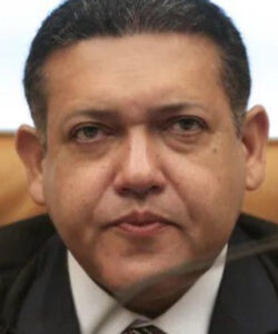 Nunes Marques vota para derrubar lei de 2003 que obriga Bíblias em bibliotecas públicas