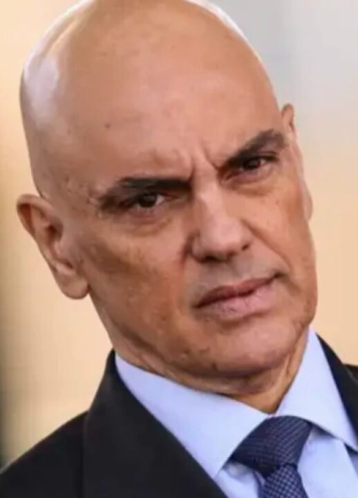 Livros e orixás: Fotógrafo detalha o que viu no gabinete de Moraes