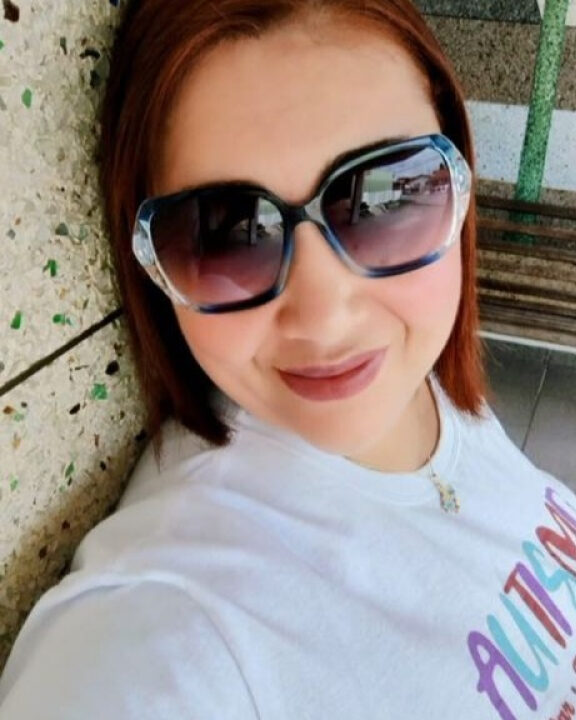 Após reação ao creme dental, mulher com boca deformada processará Colgate: ‘Fui motivo de chacota’