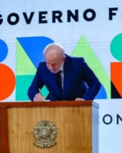 Governo federal arrecadou mais de R$ 1 trilhão em impostos em 2025