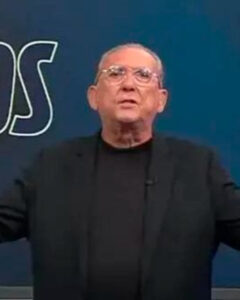 Galvão fala em ‘crime’ e ‘ofensa’ ao se referir sobre camisa vermelha da Seleção Brasileira; VEJA VÍDEO