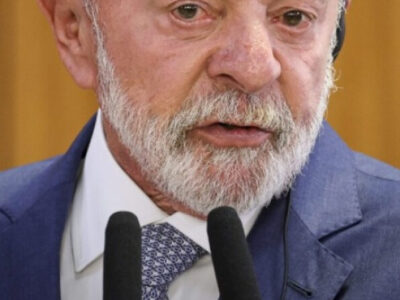 Muito papel para assinar: Governo Lula deve gastar quase R$200 mil com canetas