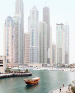 Luxo e fraude: esquema no INSS drena recursos de aposentados para bancar extravagâncias