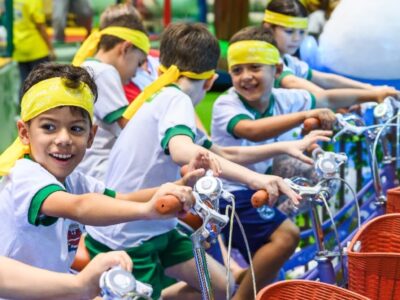 Caravana Sicredi & Smurfs leva conceitos de educação ambiental, sustentabilidade e cidadania de forma lúdica para crianças