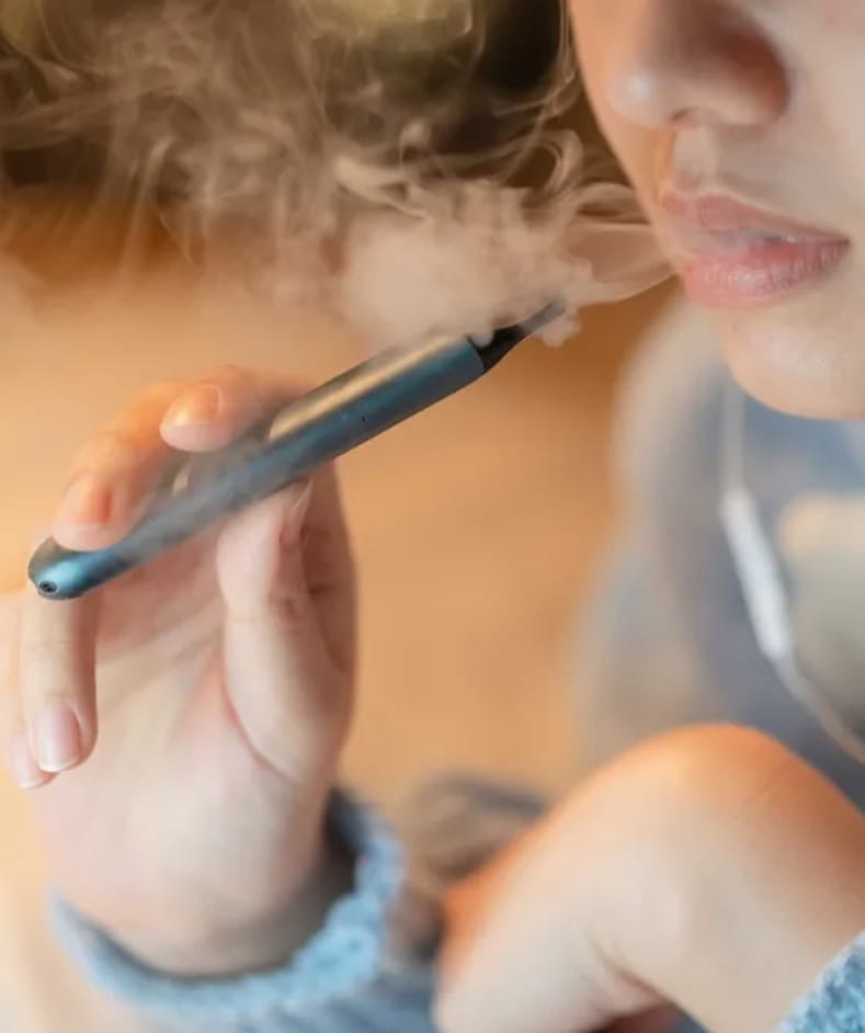 Você sabia que já existe una pílula aprovada para parar de fumar. Também ajuda a acabar com o hábito de vaporizar no combate aos mortais vapes