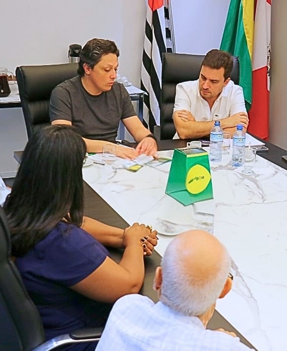 Empreendedorismo: Associação Comercial recebe prefeito, que em reunião ratifica suas promessas feitas na campanha