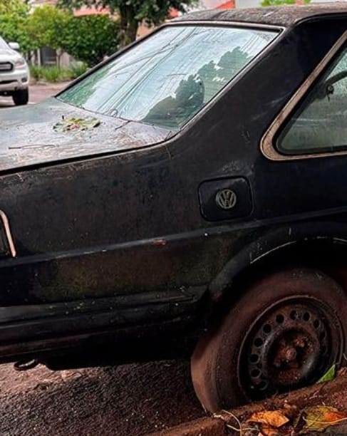 Emdurb vai notificar e recolher veículos abandonados por vias públicas em Marília. Até agora já foram constatados 120 unidades pela cidade