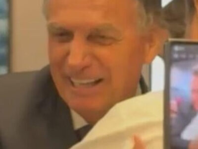 Abraço apertado de Bolsonaro e Kassab reserva má notícia para Lula; VEJA VÍDEO