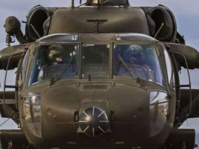 Reforço aéreo: helicóptero militar dos EUA será usado pela Polícia do Rio em operações