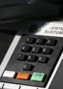 URGENTE: CCJ do Senado aprova o fim da reeleição; Mandatos passariam a 5 anos. VEJA VÍDEO