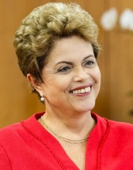 Comissão vai definir se Dilma será contemplada com anistia e direito a pensão