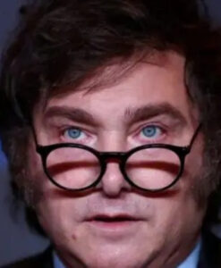 Argentina apresenta plano para estimular consumo com reservas em dólar