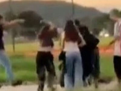 Estudantes de universidade federal agridem jovens de direita; VEJA VÍDEO