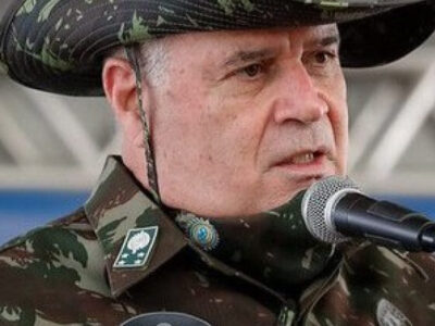 URGENTE: Ex-comandante do Exército nega ter ameaçado prender Bolsonaro em reunião