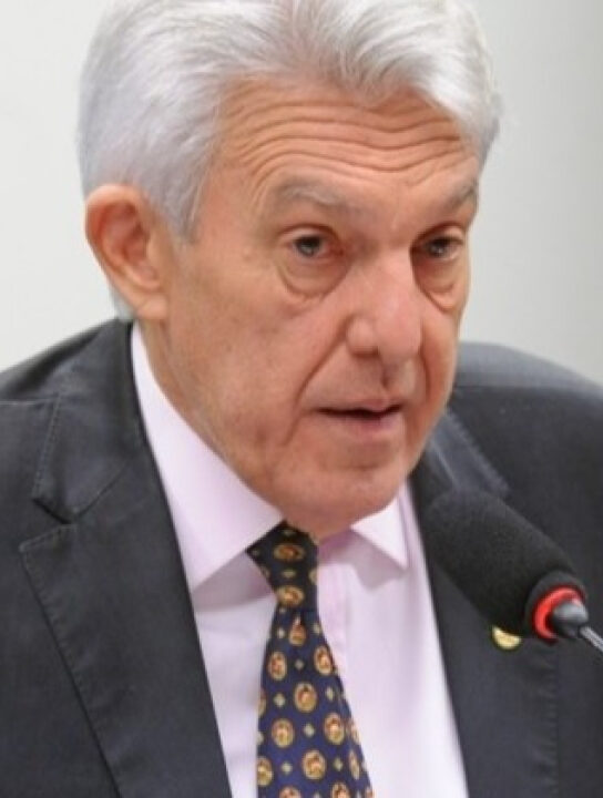 João Maia lidera esforços por austeridade e assina pedido de CPMI para o INSS