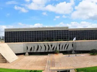 PF investiga repasse de propina a assessores do STJ