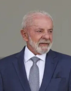 ‘Graças a Deus temos a China’, diz Lula em entrevista a revista americana