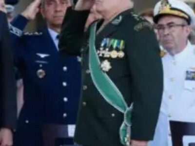 Versões opostas: ex-comandantes se contradizem sobre ordem de prender Bolsonaro