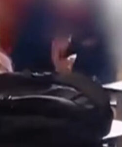 ABSURDO: Aluno bate em professora dentro de escola estadual; VEJA VÍDEO