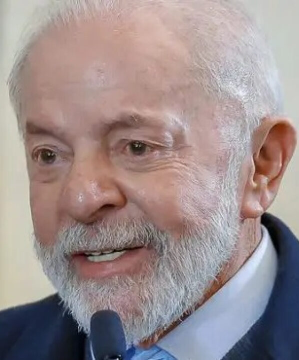 Depois de evento com ditadores, Lula vira alvo de moção de repúdio