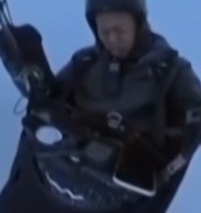 IMPRESSIONANTE: Homem em parapente é puxado para dentro de nuvem a mais de 8 mil metros e escapa ileso; VEJA VÍDEO