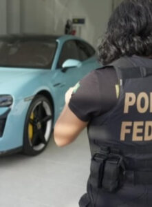 BOMBA: BMW em nome de esposa de ministro Jhonatan de Jesus foi apreendido com ‘Careca do INSS’
