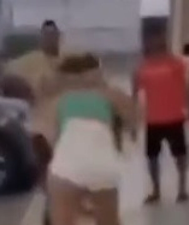 ‘Mãe’ de bebê reborn estaciona em vaga para gestantes e gera confusão; VEJA VÍDEO
