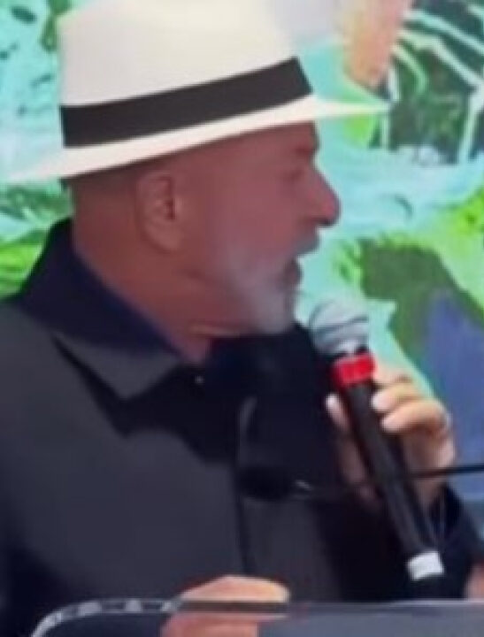 Lula da bronca em sua equipe por gafe em evento; VEJA VÍDEO