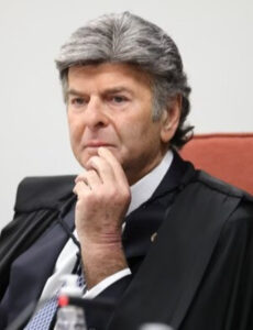 Fux diz que não está no STF ou em julgamento para enfrentar Moraes