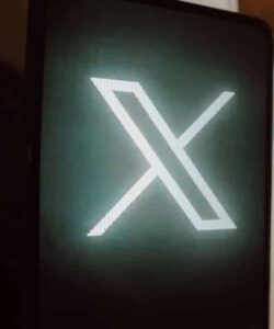 Revolução no X: Musk prepara cartões e quer transformar rede em superapp; veja mudanças