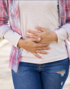 Você faz tudo certo e não está conseguindo emagrecer. Pode ser disbiose. Entenda com especialista médico e nutrólogo