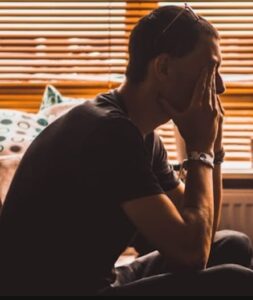 Depressão aumenta o risco de doenças crônicas, revela estudo feito com mais de 170 mil pessoas, mostra o Albert Einstein