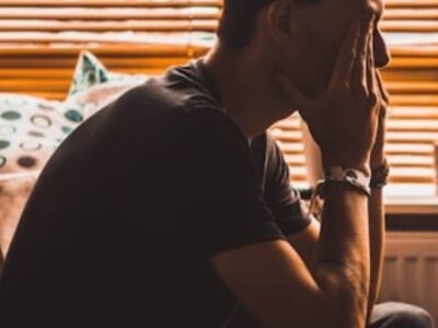 Depressão aumenta o risco de doenças crônicas, revela estudo feito com mais de 170 mil pessoas, mostra o Albert Einstein