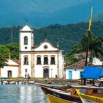 Cidade do litoral do Brasil oferece hospedagem gratuita e vira tendência em 2025!