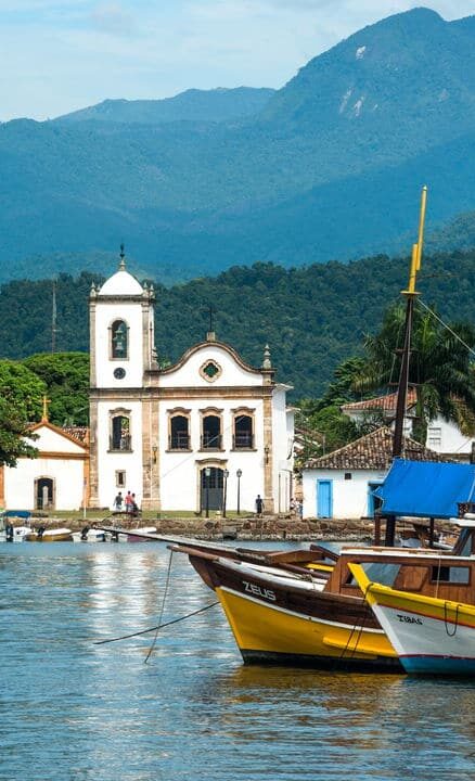 Cidade do litoral do Brasil oferece hospedagem gratuita e vira tendência em 2025!