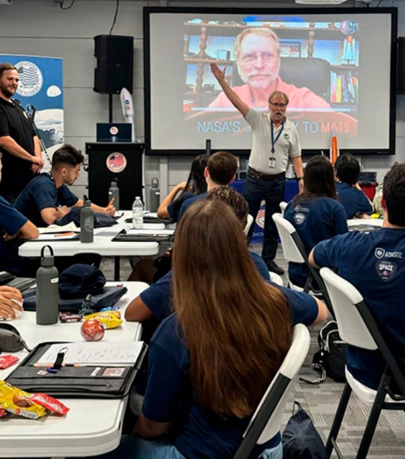 Kennedy Space Center: alunos do Colégio Cristo Rei iniciam imersão no KSCIA. Estudantes participam de programa no Centro Espacial da NASA. Confira!