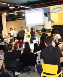 Alunos do curso de Inteligência Artificial da Unimar participam de desafio, o AI Challenge, em parceria com a Aceleradora de Startups Leavening