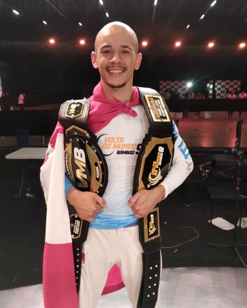 Capoeirista mariliense Lucas Furacão mantém cinturão e é Tetra Campeão Mundial no “Volta ao Mundo Bambas 9” na Arena Hall